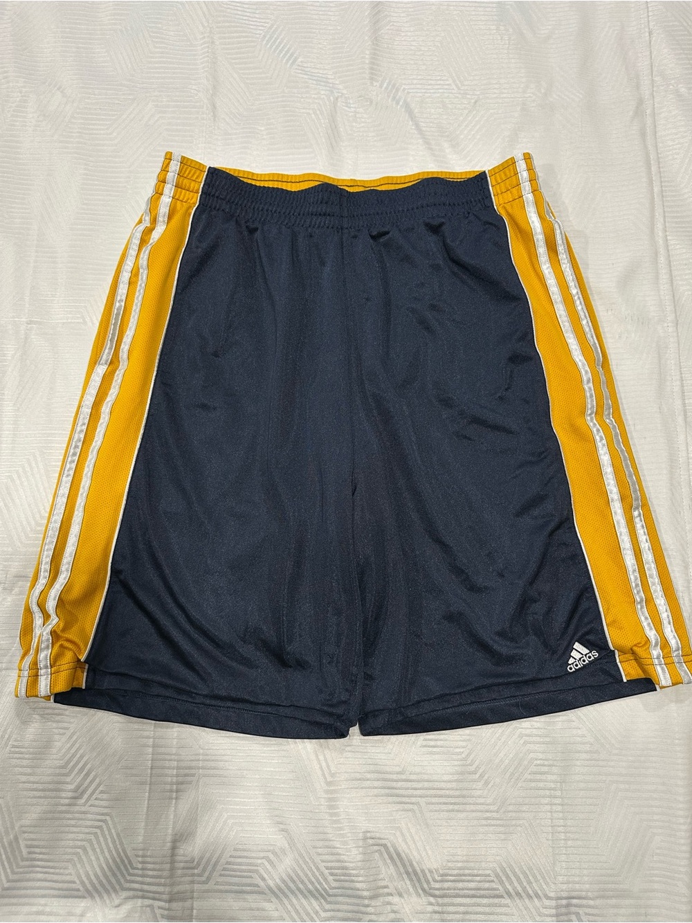 Adidas Navy & Yellow U of M / LA Lakers Mesh Basketball Shorts - Size L